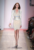ニューヨーク市内で発表されたエルベ・レジェ バイ マックスアズリア（Herve Leger By Max Azria）の09年春夏コレクション（2008年9月7日撮影）。(c)AFP/Getty Images/Scott Gries