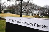 米地裁、ケネディ・センターからトランプ氏の名前削除命令