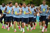 イングランド代表災難、ボールやスパイクなど用具盗まれる サッカーW杯
