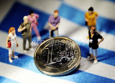 ユーロ圏「南北分断」に危機感、ギリシャ支援問題で