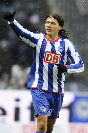 ヘルタ フランクフルトに勝利し2位浮上