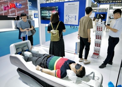 中国1人1日の平均睡眠時間は7時間未満、「00後」は入眠が困難