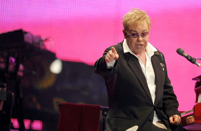 E・ジョンの公演「レッド・ピアノ」各地で同時上映