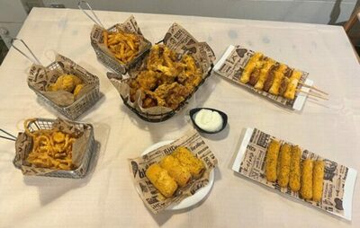 「賛否を超えた人気」…韓国bhcチキン「プリンクル」、発売9年で1億個