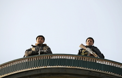 アフガニスタン、反タリバンの将軍を政敵襲撃で逮捕