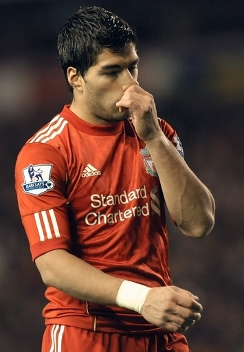 リバプール、スアレスの出場停止処分を受け入れ