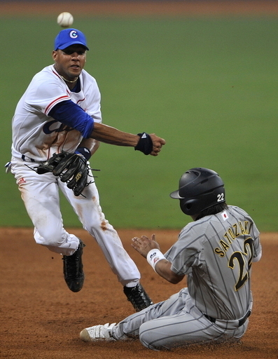日本 キューバに敗れ黒星スタート
