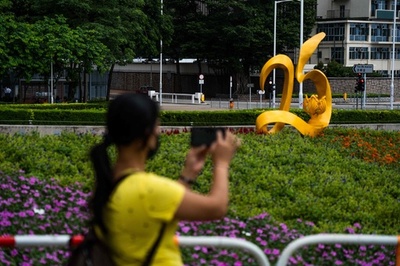 習氏出迎えか 香港の小学校、1週間ホテル隔離の児童募集