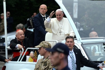 司祭が説教で「法王の死を望む」 大司教が非難 ポーランド