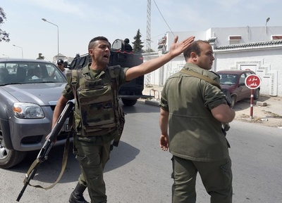 兵士発砲で同僚7人死亡、10人負傷 チュニジア首都