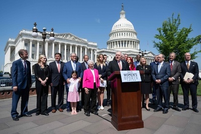 トランス選手の女子競技参加禁止、米下院が法案可決