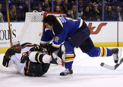 ＜06-07NHL＞ブルース ワイルドを降し今季25勝目を挙げる - 米国