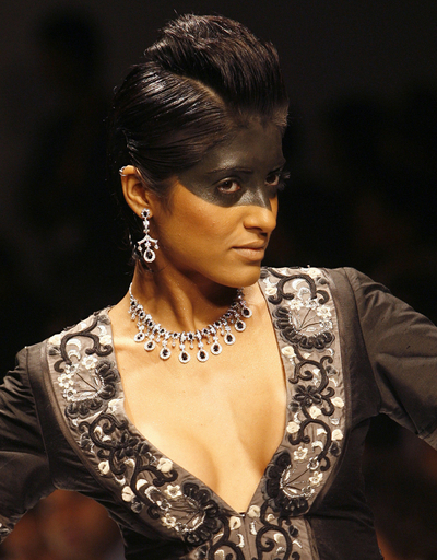 ＜07/08年秋冬ラクメ・ファッション・ウィーク＞ヴィクラム・ファドニス、新作を発表 - インド