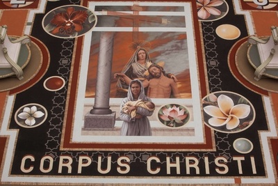 聖体祭祝う宗教画、街のあちこちに スペイン・テネリフェ島