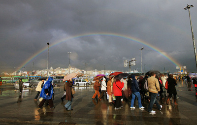 トルコ、イスタンブールにかかる虹