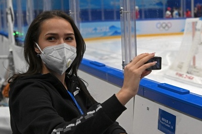 ザギトワがアイホ男子ROC戦を観戦、北京冬季五輪