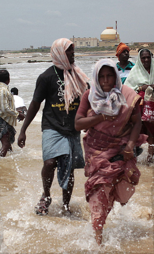 住民大反対の原発、インド最高裁が試運転許可