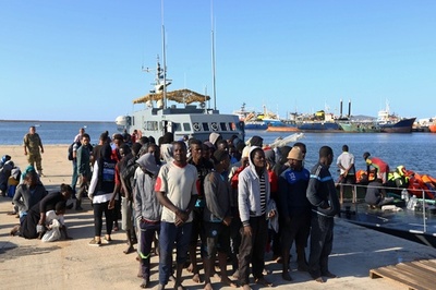 リビア沿岸都市、移民に対し「衝撃的な規模」の虐待 国連が警鐘