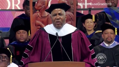 「全卒業生の学生ローン、私が負担」 米富豪実業家がサプライズ 総額推計44億円