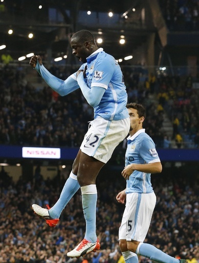 マンCがノリッジに辛勝、トゥーレが土壇場に勝ち越しPK