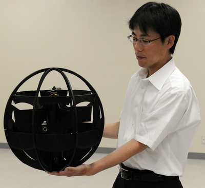 空飛ぶ球体偵察ロボット、防衛省が開発