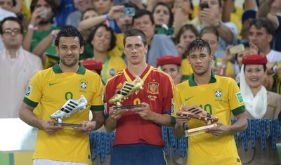 ブラジルが3得点でスペインを圧倒、コンフェデ杯3連覇