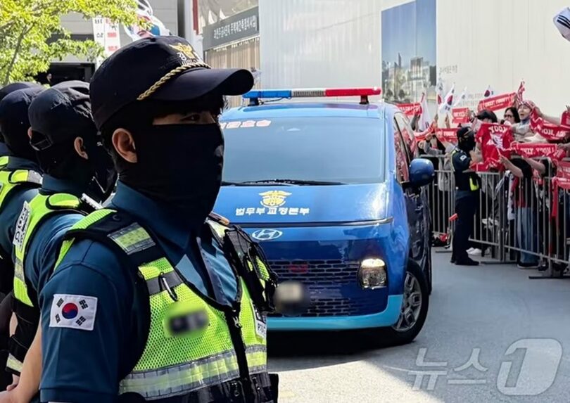 ユン・ソンニョル（尹錫悦）前大統領が乗った護送車(c)news1