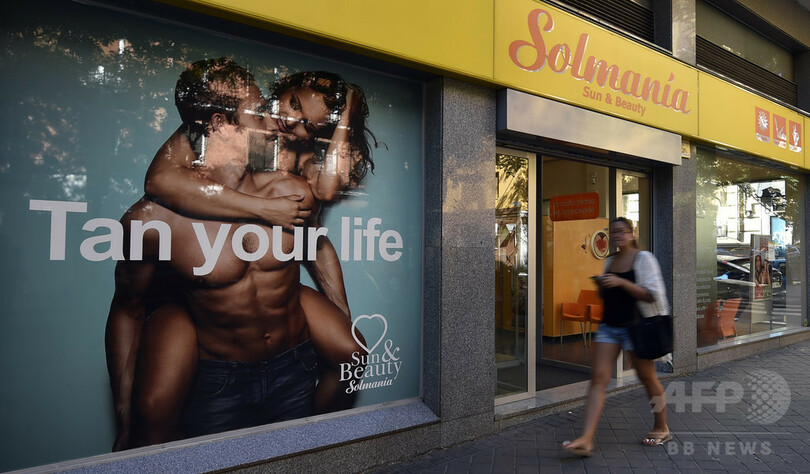 がんになっても、窃盗してでも… 日焼けサロンに依存する人々