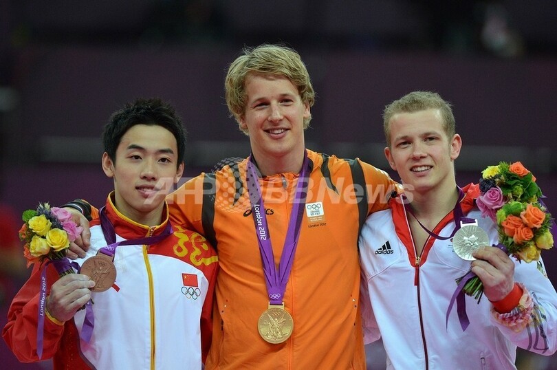 ゾンダーランドが鉄棒で金メダルを獲得