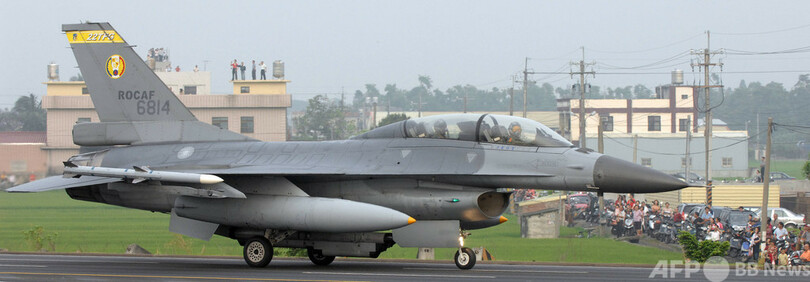 台湾、全F16戦闘機を運用停止 1機の消息不明で