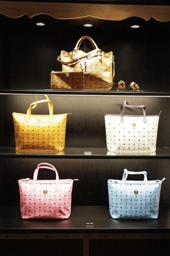 ラブレス＆ギルドプライム、12年春夏より「MCM」本格展開スタート 写真