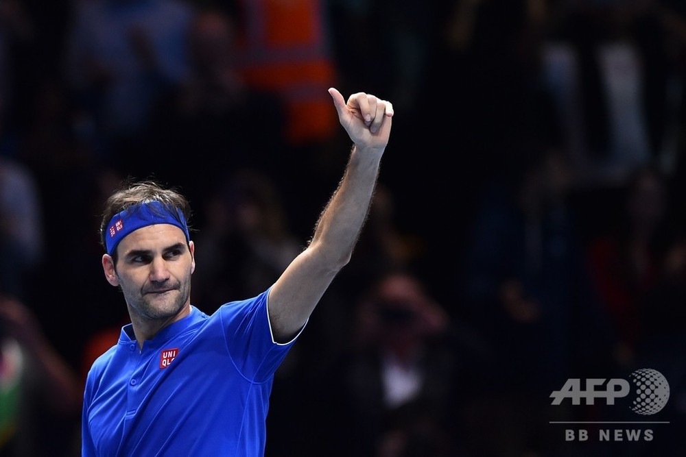 フェデラーがアンダーソンに快勝で4強入り、ATPファイナルズ 写真10枚