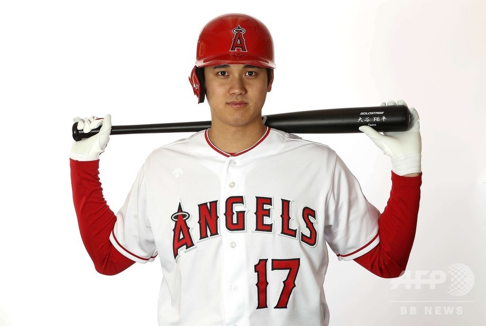 エンゼルスの大谷翔平、春季キャンプ恒例のフォトデーに登場 写真7枚