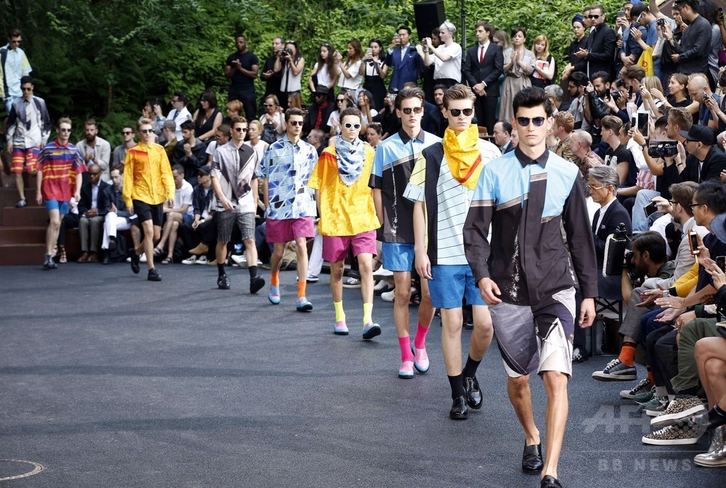 「イッセイ ミヤケ」16年春夏メンズ