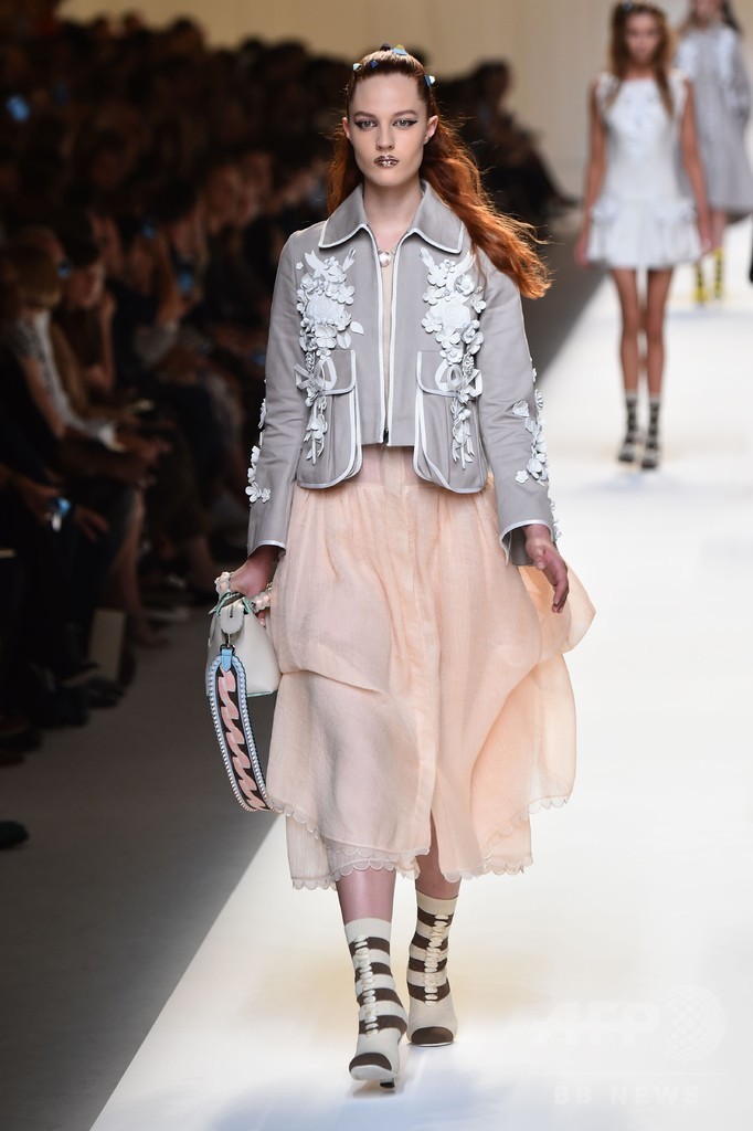 「フェンディ」17年春夏