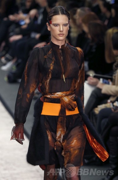 ＜14/15年秋冬パリコレクション＞ジバンシィ