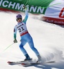 アルペンスキー世界選手権2015、女子滑降。滑走後にガッツポーズをみせるティナ・マゼ（2015年2月6日撮影）。(c)AFP/MARK RALSTON