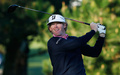 男子ゴルフ、AT&amp;Tペブルビーチ・ナショナルプロアマ（AT&amp;T Pebble Beach National Pro-Am 2013）3日目。2番ホールでティーショットを打つブラント・スネデカー（Brandt Snedeker、2013年2月9日撮影）。(c)AFP/Getty Images/Scott Halleran