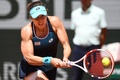 全仏オープンテニス、女子シングルス3回戦。リターンを打つアリーゼ・コルネ（2022年5月28日撮影）。(c)JULIEN DE ROSA / AFP