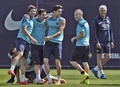 シウタ・エスポルティバ・ジョアン・ガンペール（Ciutat Esportiva Joan Gamper）で練習に臨むFCバルセロナ（FC Barcelona）の選手（2014年5月16日撮影）。(c)AFP/LLUIS GENE