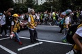 香港・東涌で、デモに参加する85歳の「ウォンおじいさん」（中央左、2019年9月7日撮影）。(c)VIVEK PRAKASH / AFP
