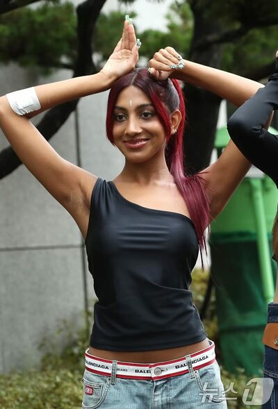 韓流・多国籍ガールズグループのメンバー、同性愛をカミングアウト…「誇りに思う」