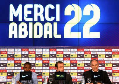 「バルセロナで現役を続けたかった」 アビダルが涙の退団発表