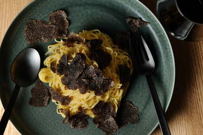 料理1品にフォーカスしたコンセプチュアルレストラン「アウト」