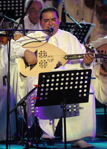 「第43回カルタゴ芸術祭」チュニジアの音楽団でフィナーレ