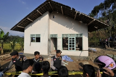 ヌルディン容疑者死亡か、警察と銃撃戦 インドネシア