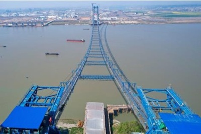 中国で建設中の燕磯長江大橋 メインケーブル4本の架設完了