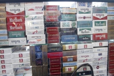 たばこの店頭陳列、大型店舗で禁止に 英国