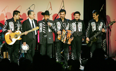 ＜2007BMIラテン・ミュージック・アウォード＞ロス・ティグレス・デル・ノルテ BMIアイコン賞を受賞 - 米国