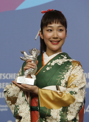 ベルリン映画祭、黒木華に最優秀女優賞 アジア勢が主要3部門制す